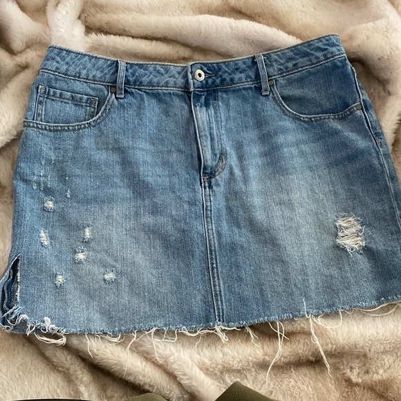 Melrose and market size 31 distressed Jean skirt - Picture 1 of 6